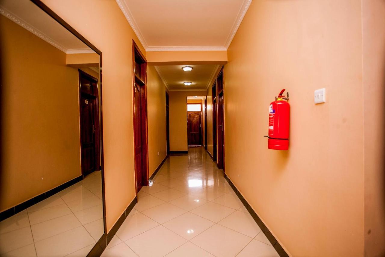 B10 Airport Lodge Daressalam Exterior foto